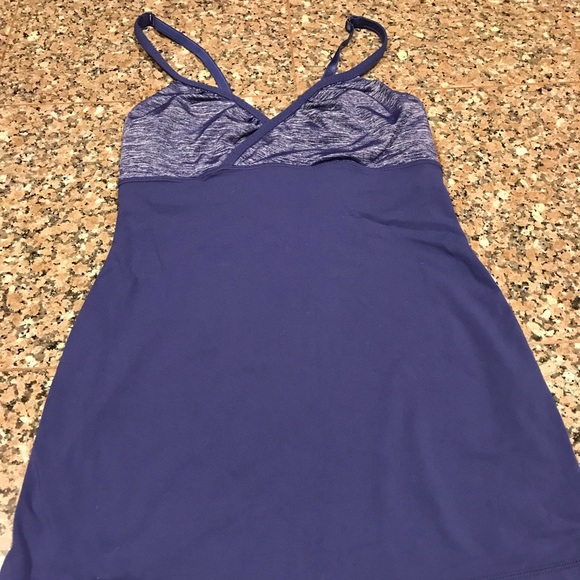 lululemon athletica Tops - Lululemon tank top size 4 w/ built in bra